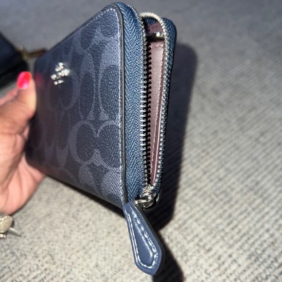 Navy coach wallet with silver hardware - Picture 3 of 4